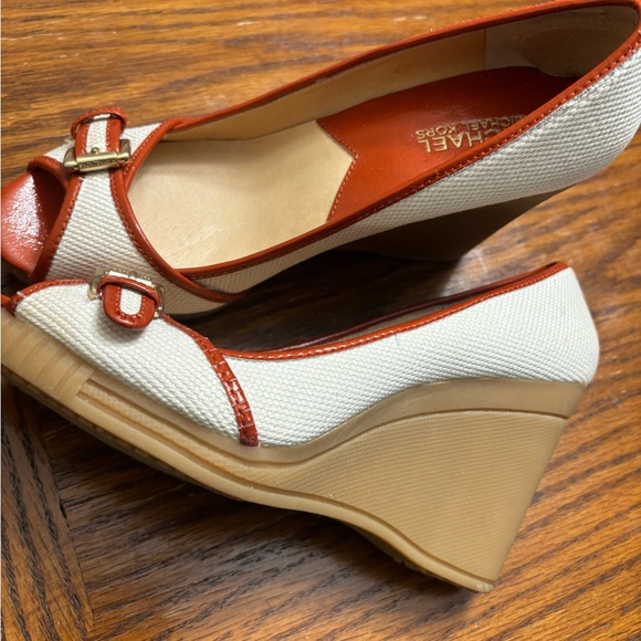 Michael Kors peep toe Wedges - Picture 2 of 3
